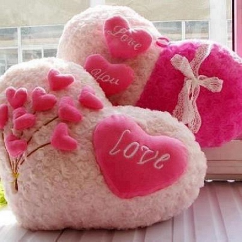Hvad skal du give en pige til Valentinsdag: ideer til gaver