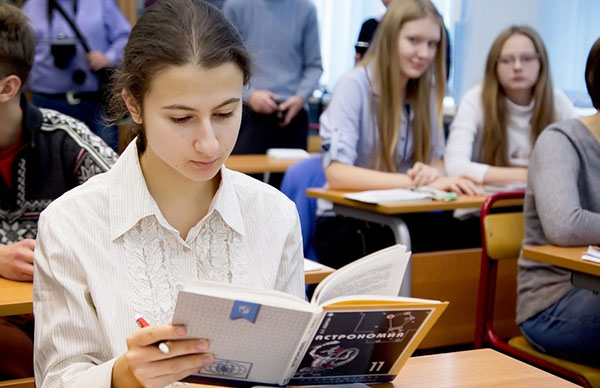 Kosmonautics Day i skolen