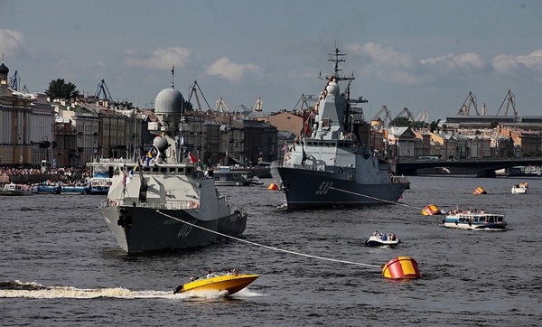 Tillykke med Navy-2016-dagen - kort og sjov i vers og prosa. Festligt program for Navy Day i 2016 i Moskva, Skt. Petersborg, Kronstadt, Sevastopol, Novorossiysk