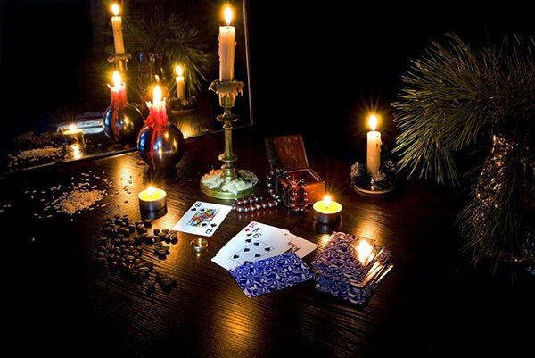 Divination i julen hjemme fra 6 til 7 januar 2017 - kærlighedens karisma og forlovede, fremtiden, pengene