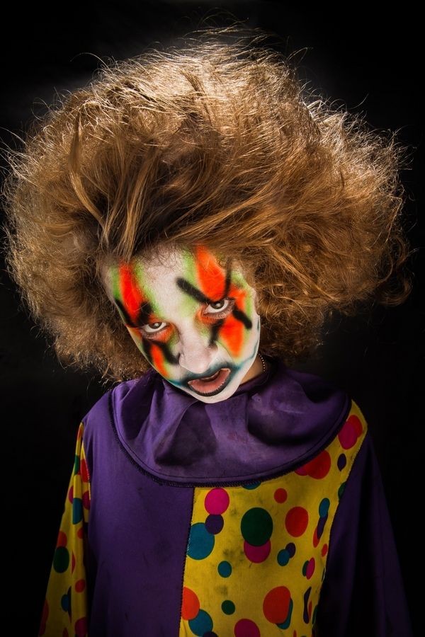 Halloween i skolen: hvordan man fejrer, ideer til scriptet, konkurrencer, video. Suit til Halloween til skole med dine egne hænder, foto