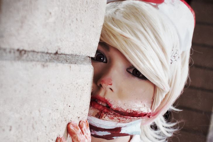 Sygeplejerske kostume på Halloween med dine egne hænder: foto hvordan man tegner