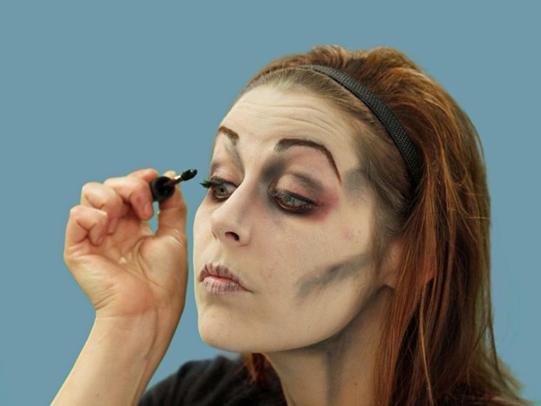 Skræmmende makeup til Halloween med dine egne hænder til piger og piger