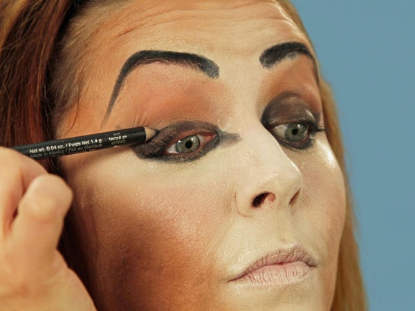 Skræmmende makeup til Halloween med dine egne hænder til piger og piger