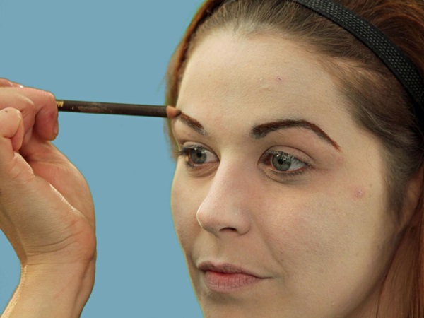 Skræmmende makeup til Halloween med dine egne hænder til piger og piger