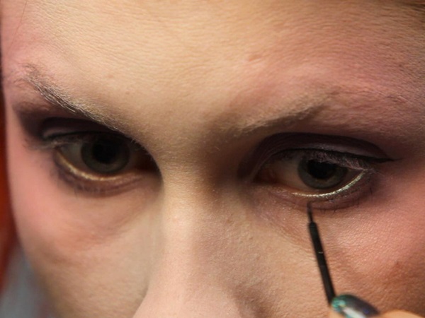 Skræmmende makeup til Halloween med dine egne hænder til piger og piger