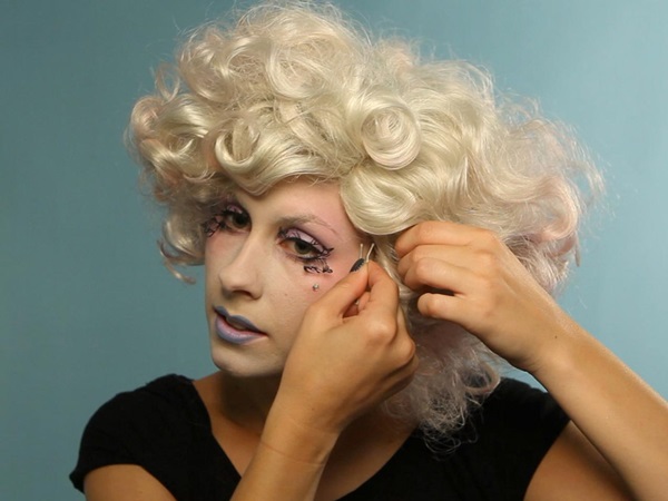 Skræmmende makeup til Halloween med dine egne hænder til piger og piger