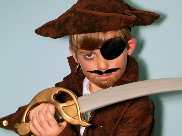 Skræmmende makeup til Halloween med dine egne hænder til piger og piger