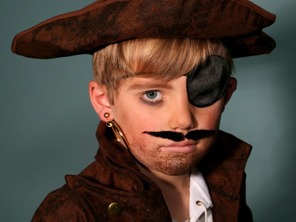 Skræmmende makeup til Halloween med dine egne hænder til piger og piger