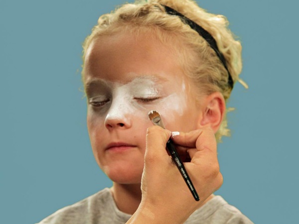 Skræmmende makeup til Halloween med dine egne hænder til piger og piger