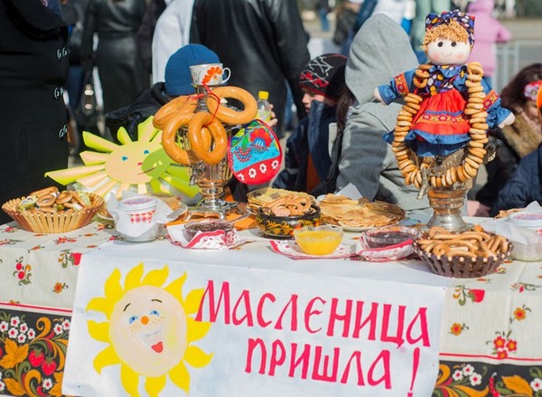 Maslenitsa-2016: de vigtigste traditioner og smukke tillykke