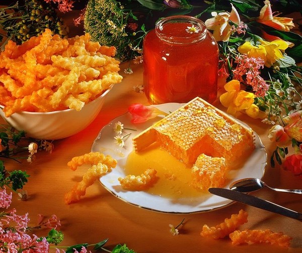 Honey Spas 2016 - historie, traditioner, tegn, sammensværgelser, ritualer, bønner, tillykke med en ferie i vers, sms-tillykke, billeder