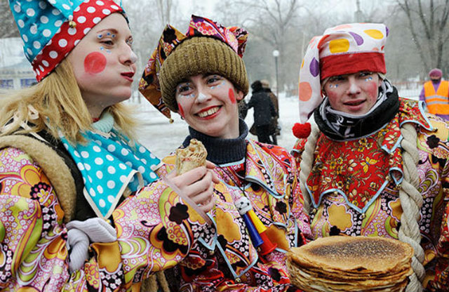 Sange på pandekage dagen: tekster af russiske folkemusik oliesange