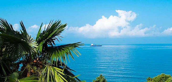 Vejret i Sochi i september 2016 forventes af det hydrometeorologiske centrum og ifølge turisternes anmeldelser, temperaturen på vand og luft i Sochi i september