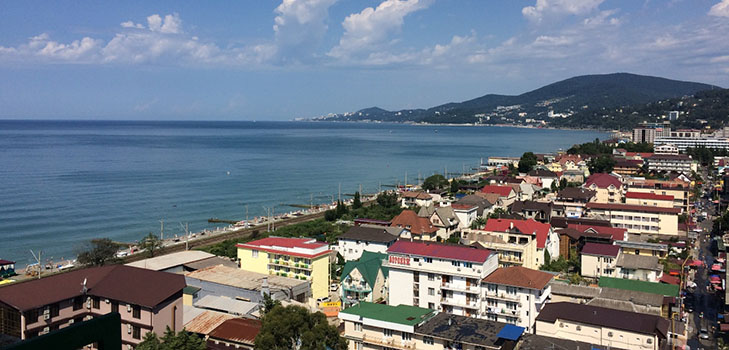 Hvad bliver vejret og vandtemperaturen i Sochi i august 2017