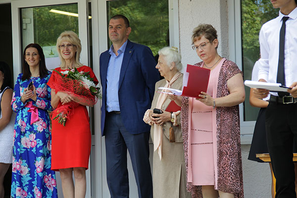 Smukke tillykke med Graduationen i 2017 for 9. og 11. klasse
