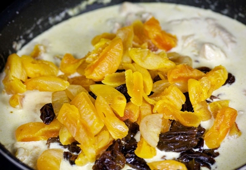 yoghurt med svesker og tørrede abrikoser