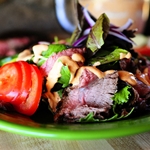 Foto af opskriften på originalt kødsalat med peber