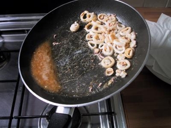 Dejlig, lys salat i middelhavsstil 