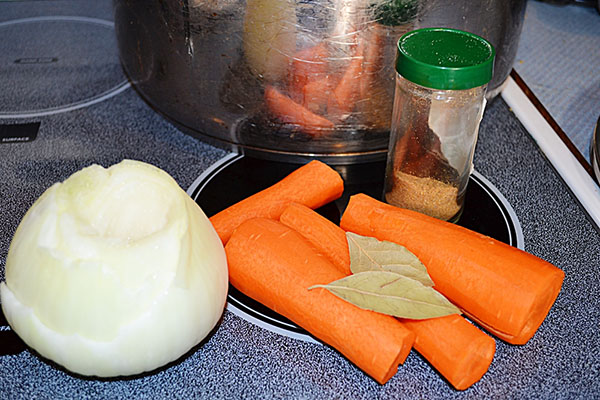 Opskrifter af forkølelse med billeder taget trin for trin - fra svinekød, skaft, oksekød, kyllingeben, med gelatine