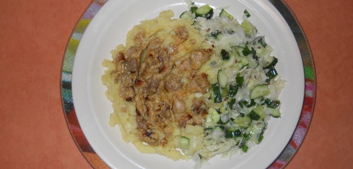Svinekød i en cremet sauce i en multivark