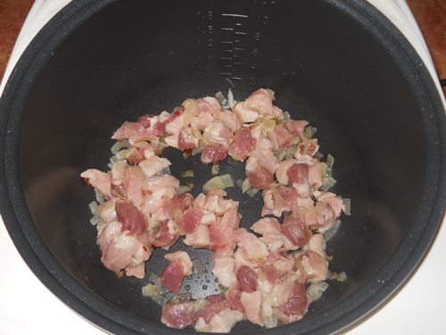 Svinekød i en cremet sauce i en multivark