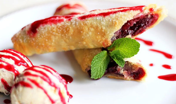 En opskrift på saftigt og ømt kirsebærstrudel med kanel