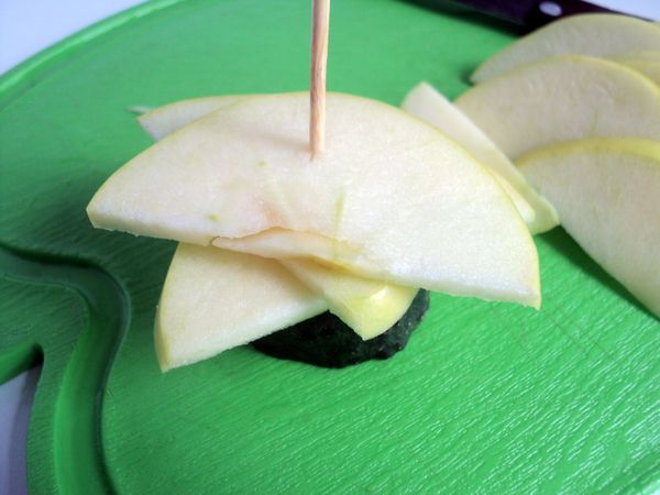 Smuk betjening og servering af frugter
