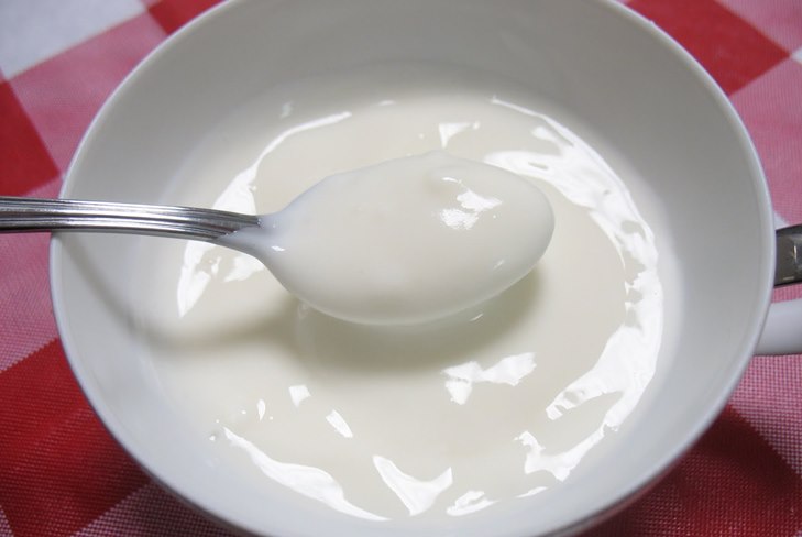 Sådan tilberedes yoghurt med surdej hjemme