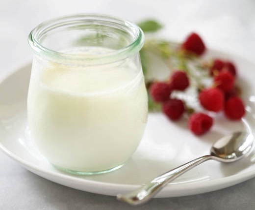 Sådan tilberedes yoghurt med surdej hjemme