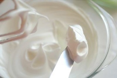 Sådan tilberedes meringue, en lækker opskrift med et billede