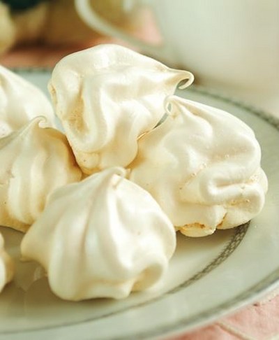 Sådan tilberedes meringue, en lækker opskrift med et billede
