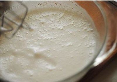 Sådan tilberedes meringue, en lækker opskrift med et billede