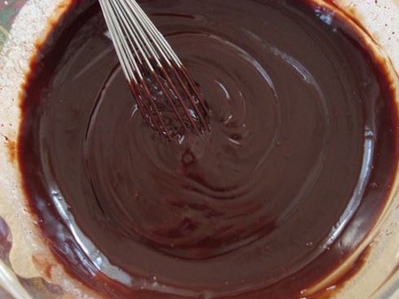 Sådan laver du en creme til capkake: vanille, ost og fløde af kondenseret mælk, en opskrift med et billede