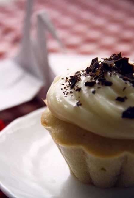 Sådan laver du en creme til capkake: vanille, ost og fløde af kondenseret mælk, en opskrift med et billede