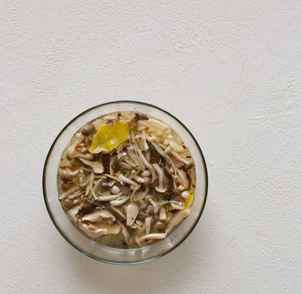 Sådan salt champignon til vinteren