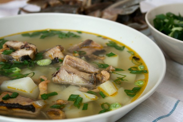 Suppe fra dåse saury: velsmagende og nyttige opskrifter