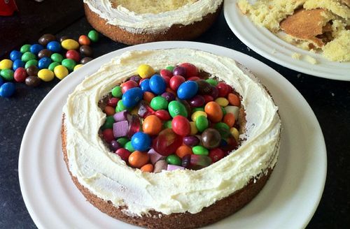 Opskriften på en lækker og usædvanlig cupcake i en multivark - trin for trin med billedet