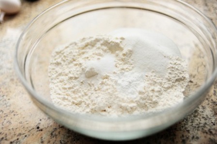 bland mel med sukker og salt