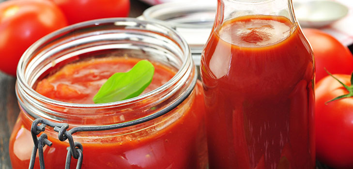 Ketchup af egne hænder fra tomater: trinvise opskrifter til høst til vinteren
