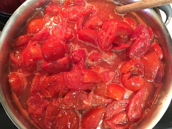 Ketchup af egne hænder fra tomater: trinvise opskrifter til høst til vinteren