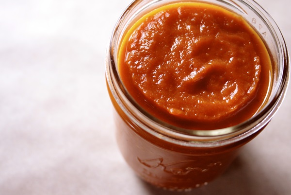 Ketchup af egne hænder fra tomater: trinvise opskrifter til høst til vinteren
