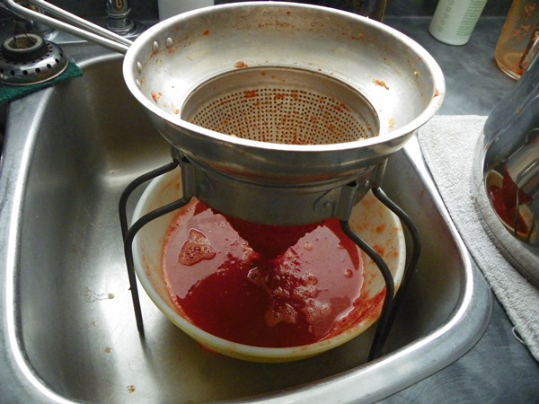 Ketchup af egne hænder fra tomater: trinvise opskrifter til høst til vinteren
