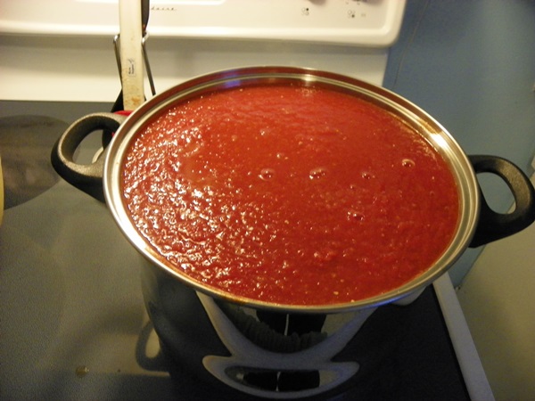 Ketchup af egne hænder fra tomater: trinvise opskrifter til høst til vinteren