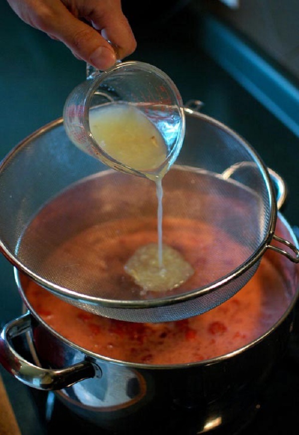 Delicious tyk jordbær marmelade, opskrifter til vinteren