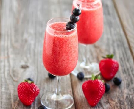 Jordbærcocktail med champagne