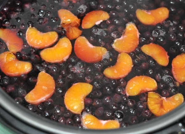 Kompot fra chokeberry ashberry