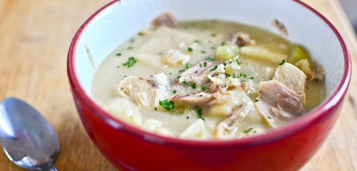 kyllingesuppe med dumplings - opskrift med et billede