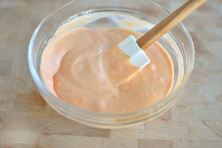 Sure fløde løg sauce