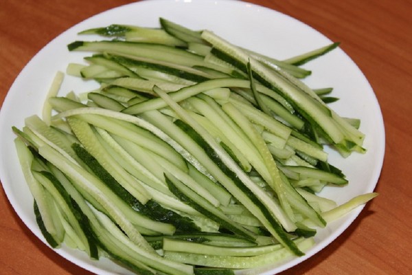 Agurker på koreansk til vinteren - opskrifter med gulerødder, kød, uden sterilisering. Salat af agurker på koreansk til vinteren med hurtig madlavning